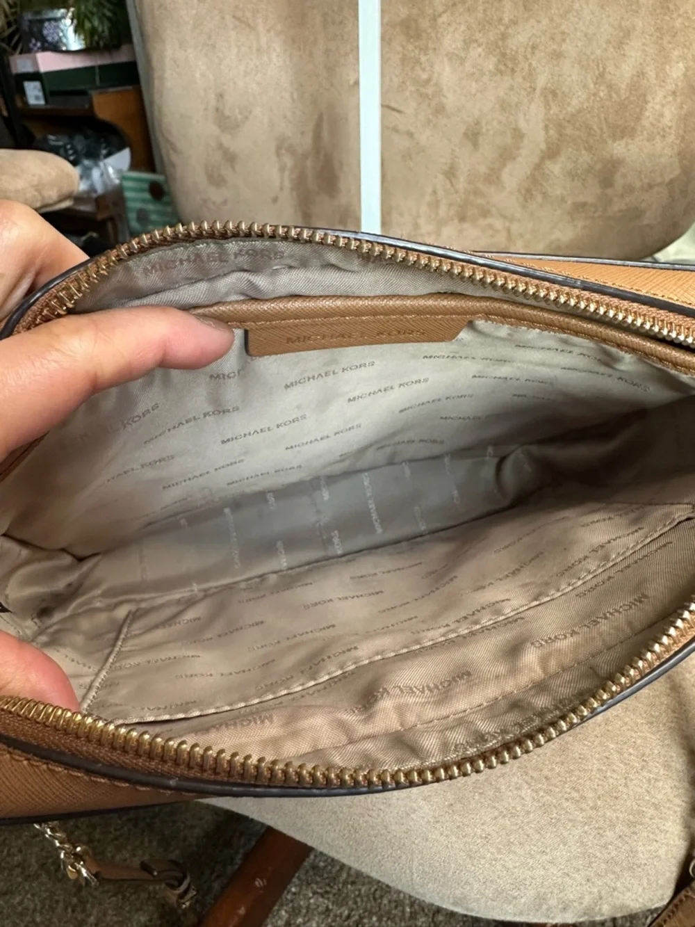 Michael Kors Jet Set Light Brown East West Large Crossbody Bag Good Condition - Picture 8 of 11